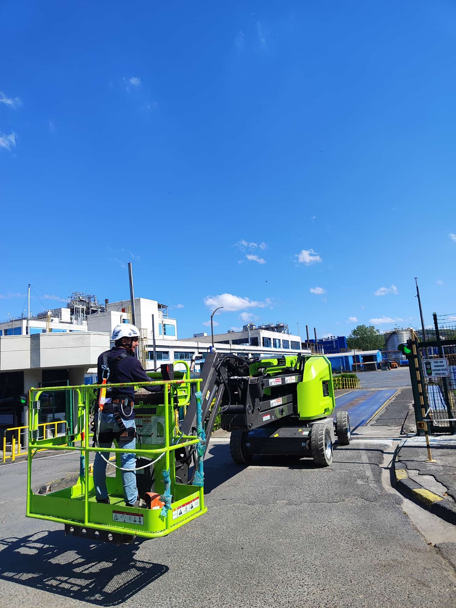 İstanbul Manlift, Forklift ve Vinç Kiralama Rehberi saha detayı